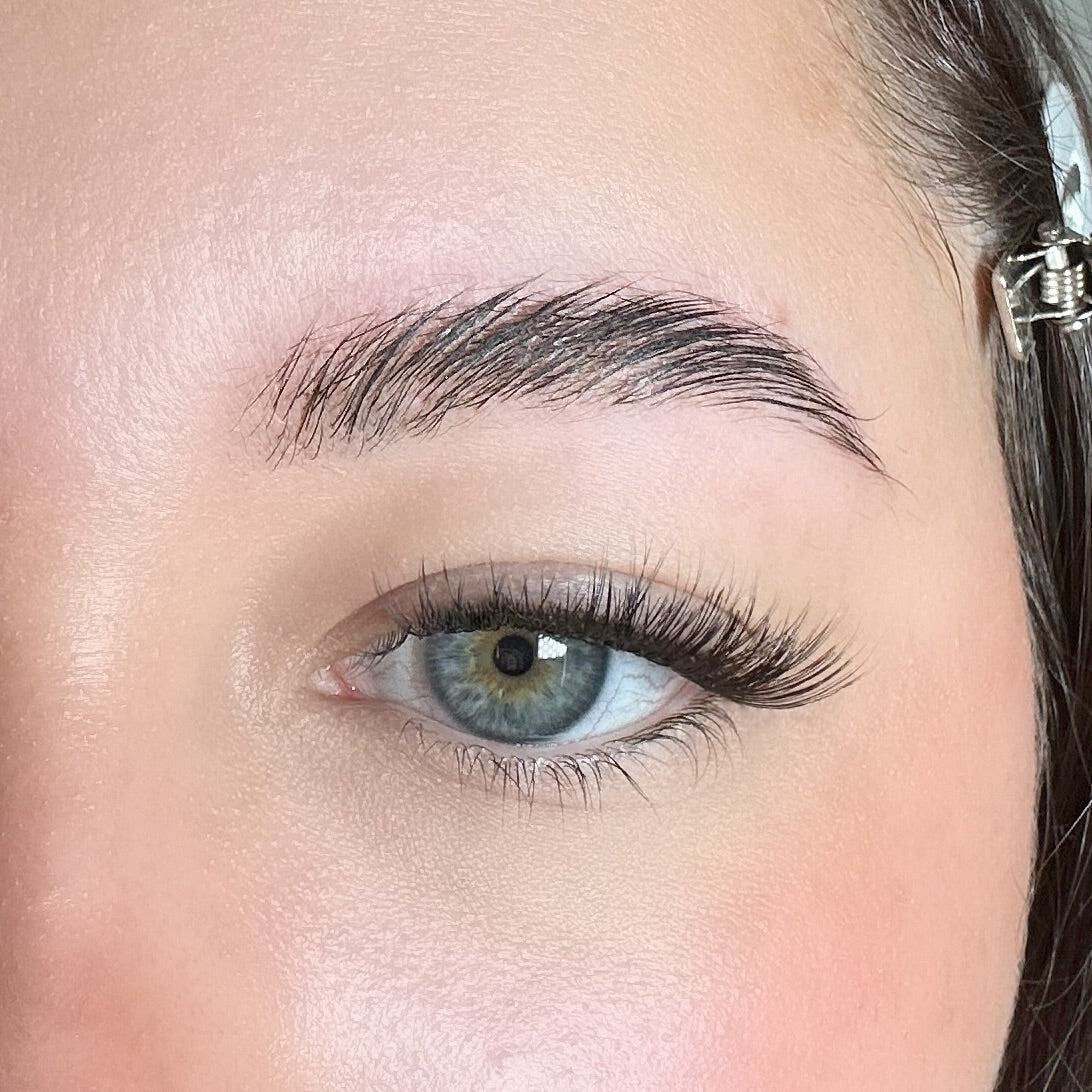 L04D - 50 Cluster Lashes | Lashflix